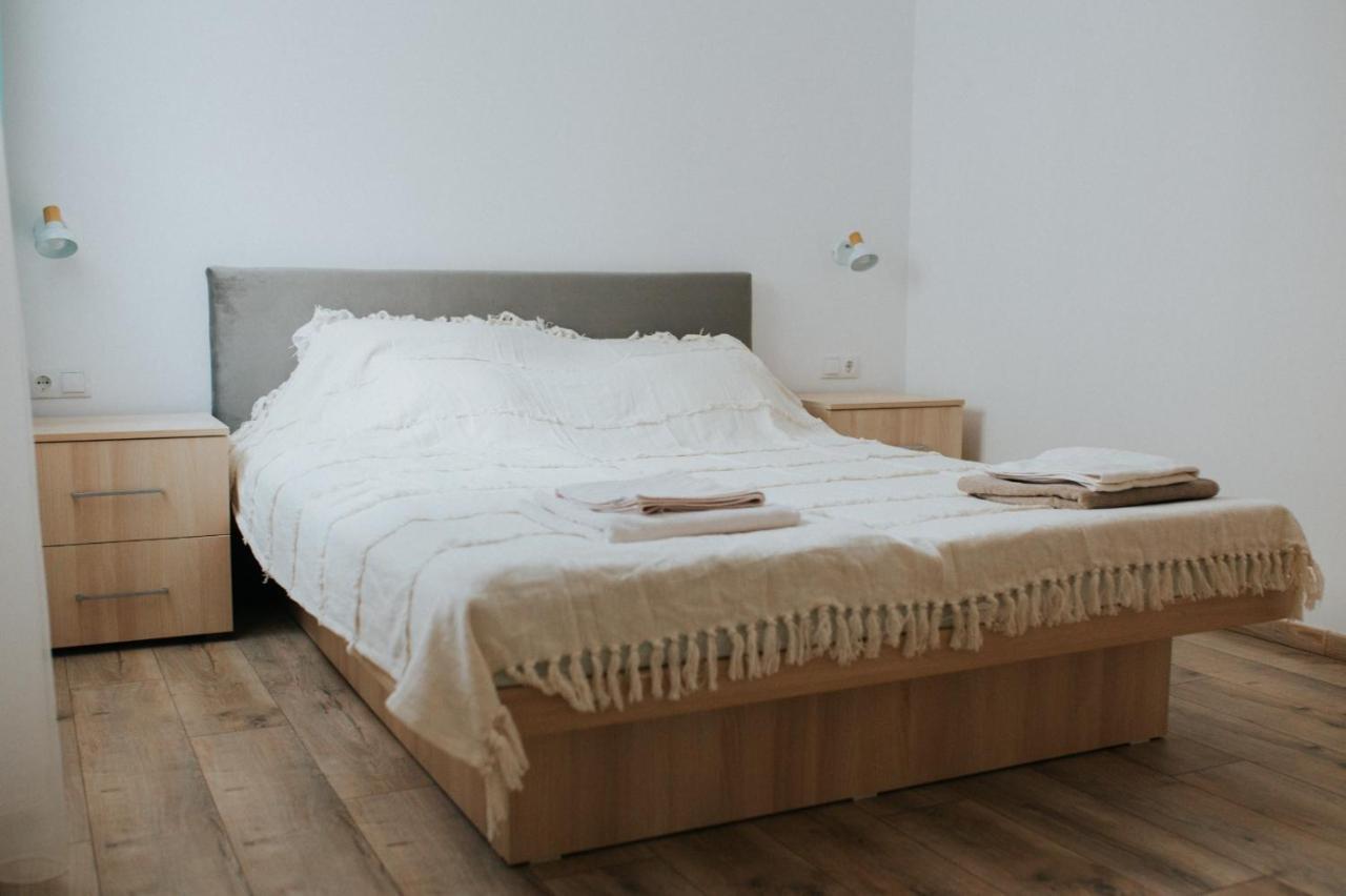 Regim Hotelier Lotusul Verde Oradea Luaran gambar